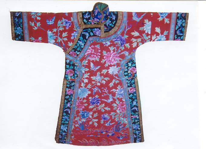 流光溢彩的蒙古族服饰刺绣艺术